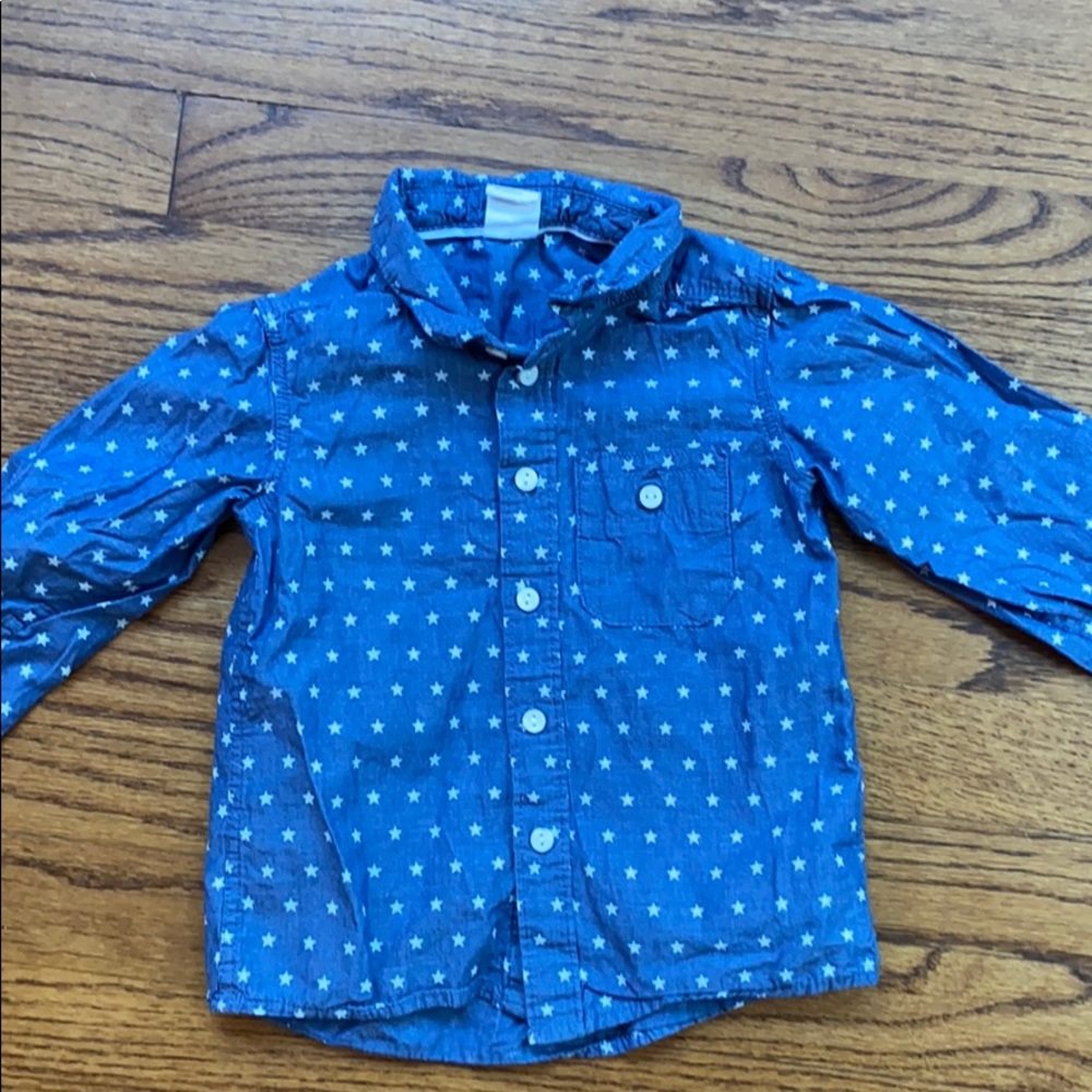 H&M star print button down.